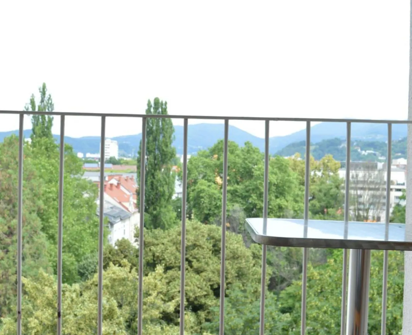 Zentrales Park-Side Apartment - 2Br - Free Parking - 2 Balkone Graz