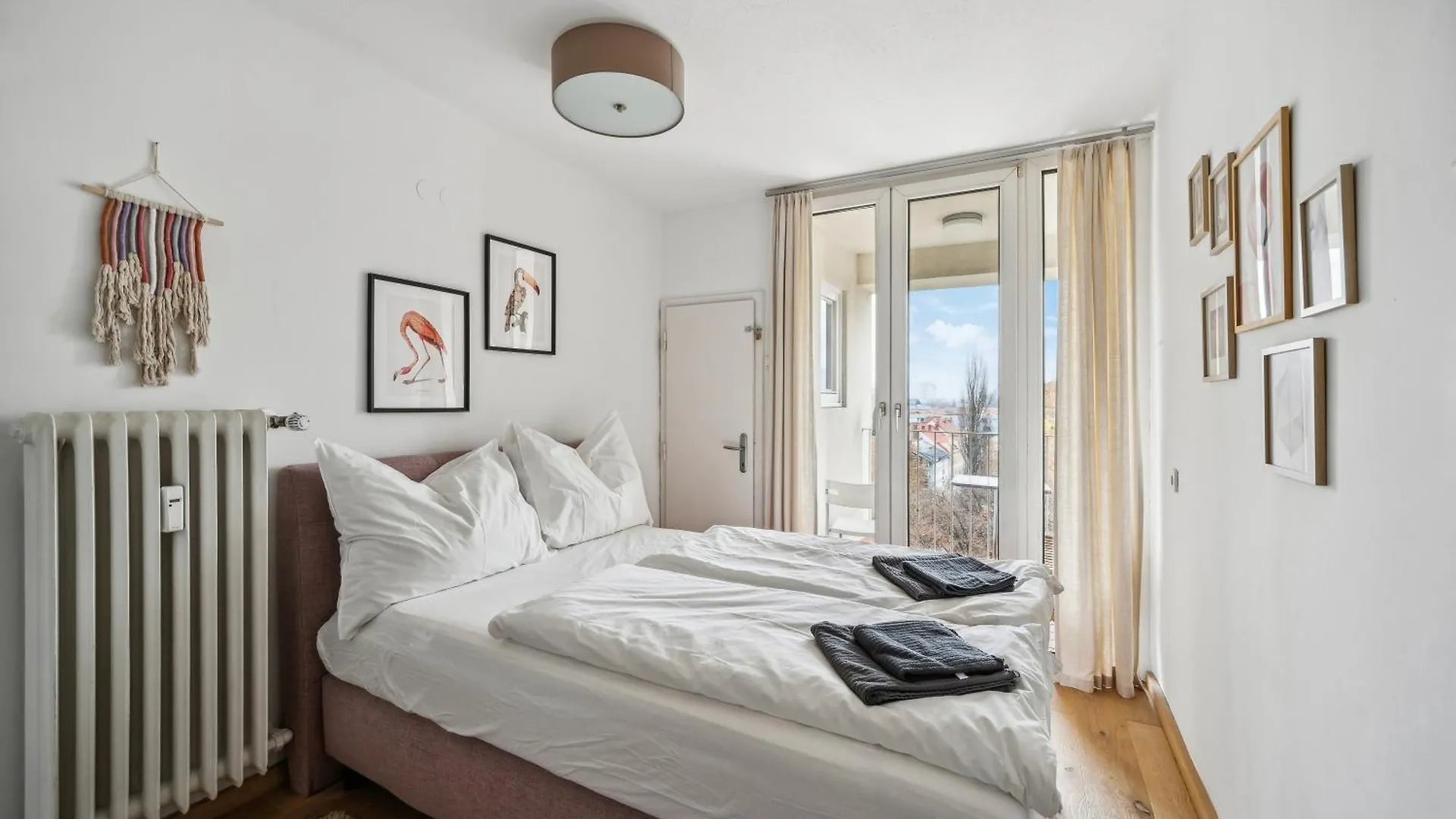 Zentrales Park-Side Apartment - 2Br - Free Parking - 2 Balkone Graz