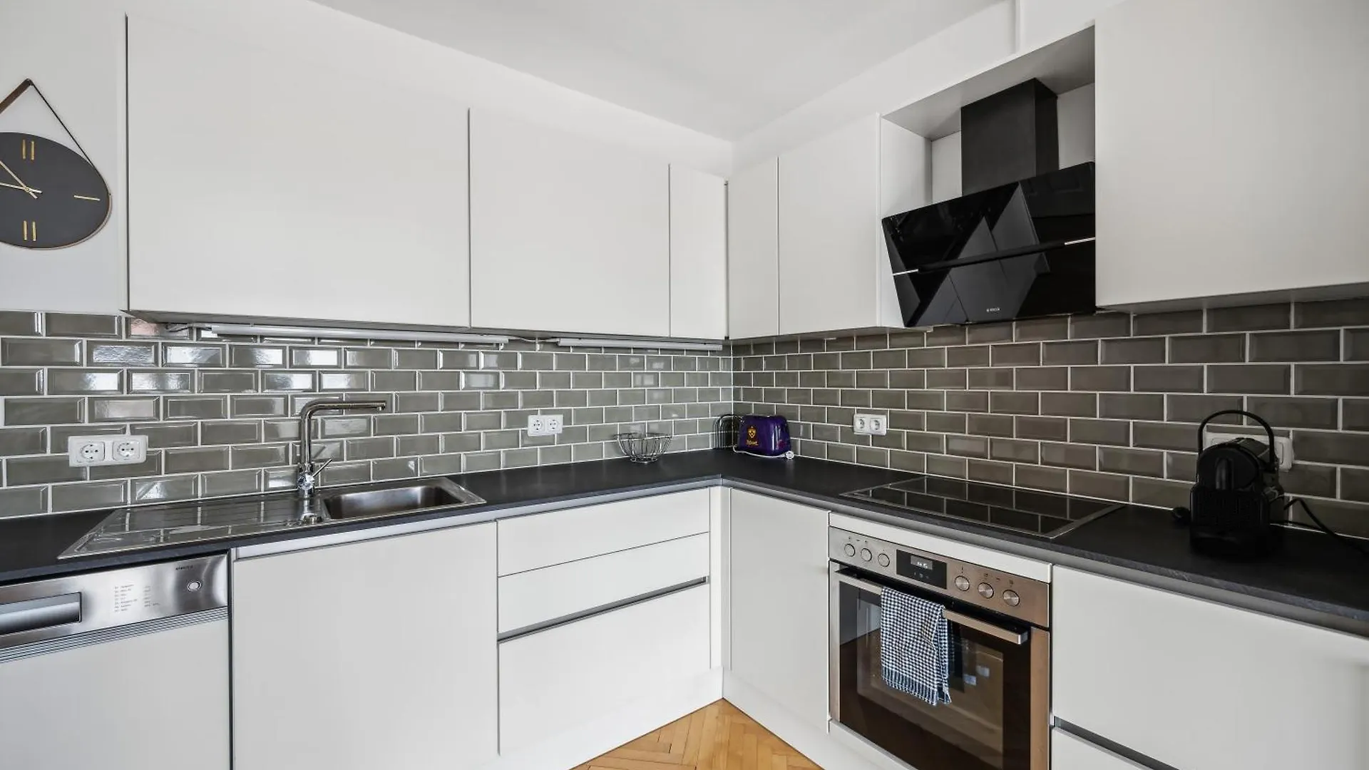 Zentrales Park-Side Apartment - 2Br - Free Parking - 2 Balkone Graz