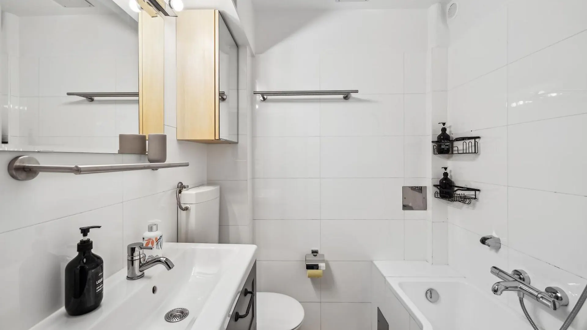 Zentrales Park-Side Apartment - 2Br - Free Parking - 2 Balkone Graz
